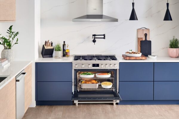 Bosch® 800 Series 36" Stainless Steel Pro Style Gas Range - Image 15