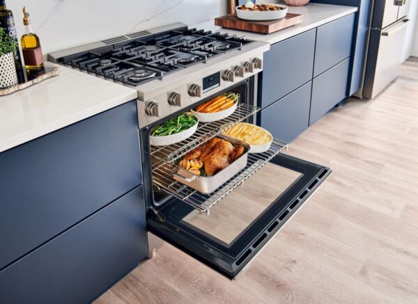 Bosch® 800 Series 36" Stainless Steel Pro Style Gas Range - Image 16